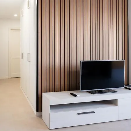 Homeforguest Atico Martina Con Terraza En Cristianos דירה